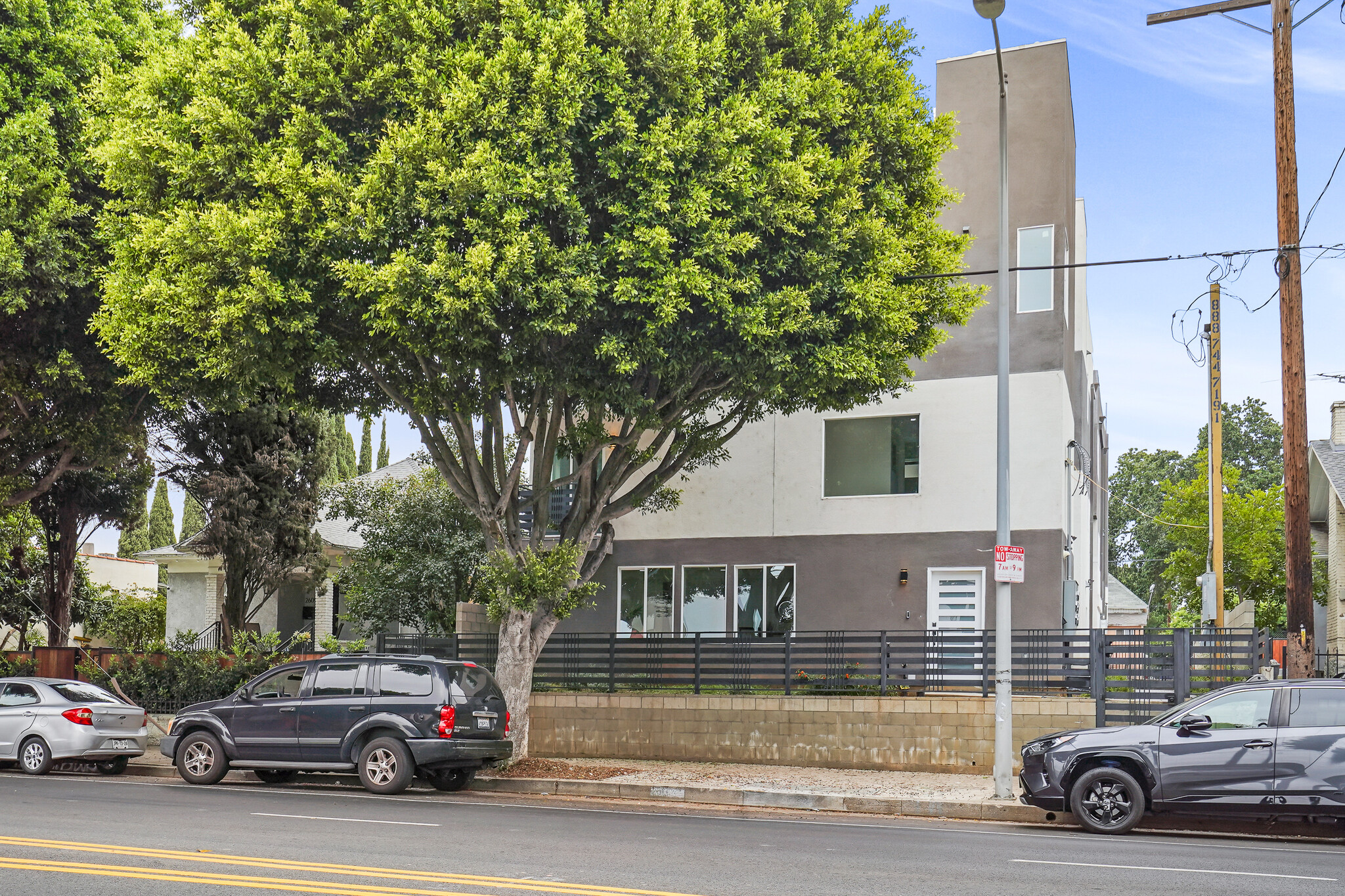 2611 4th St, Los Angeles, CA for Sale