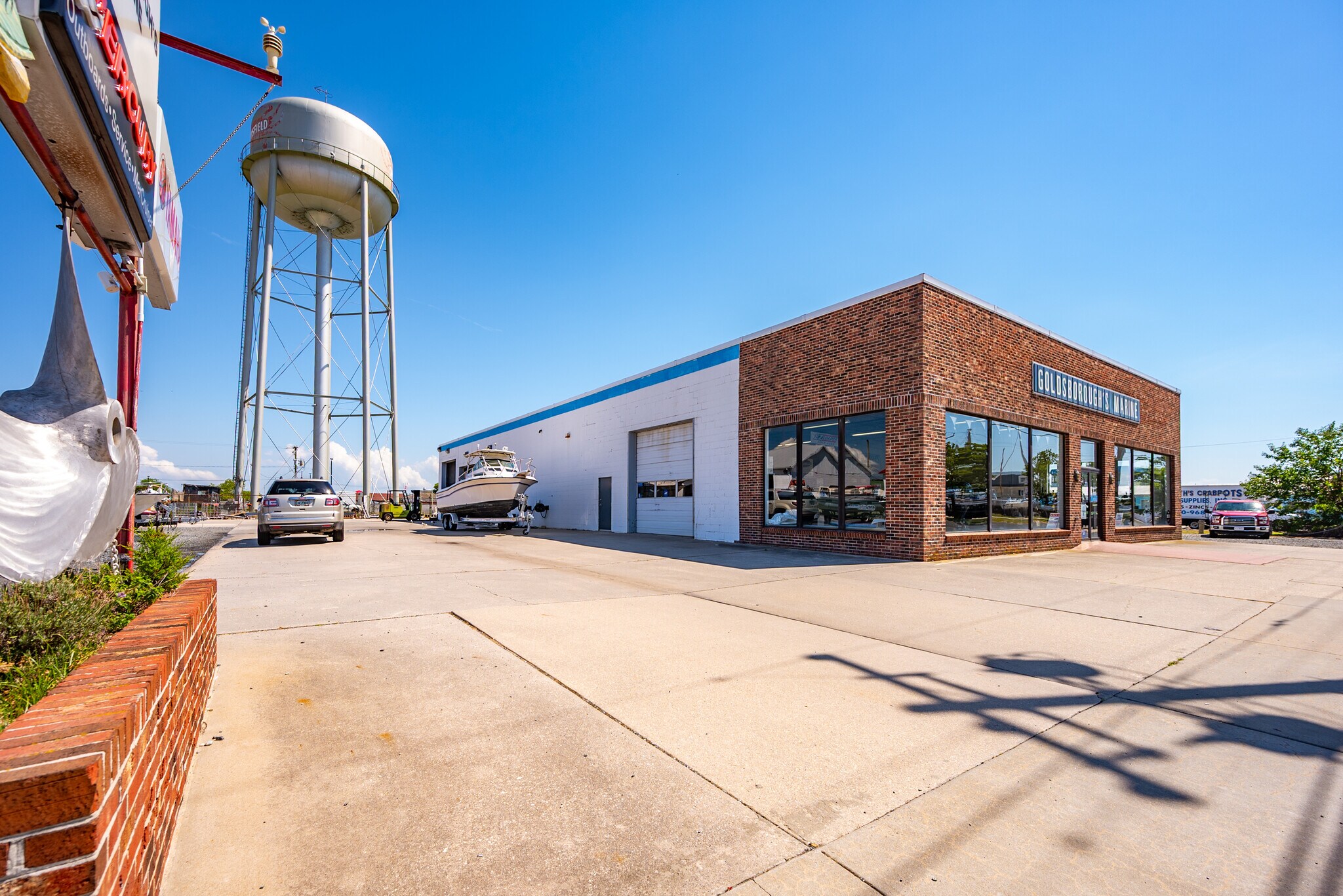 709 W Main St, Crisfield, MD for Sale