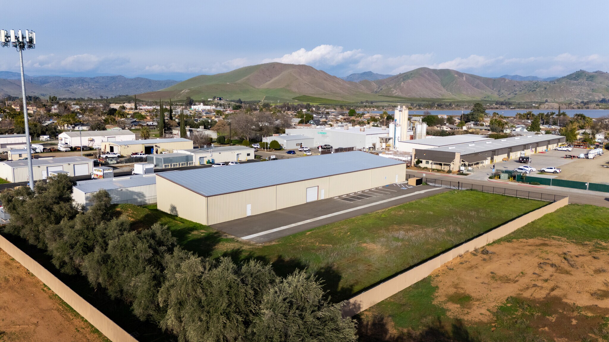 405 S Acacia St, Woodlake, CA for Sale