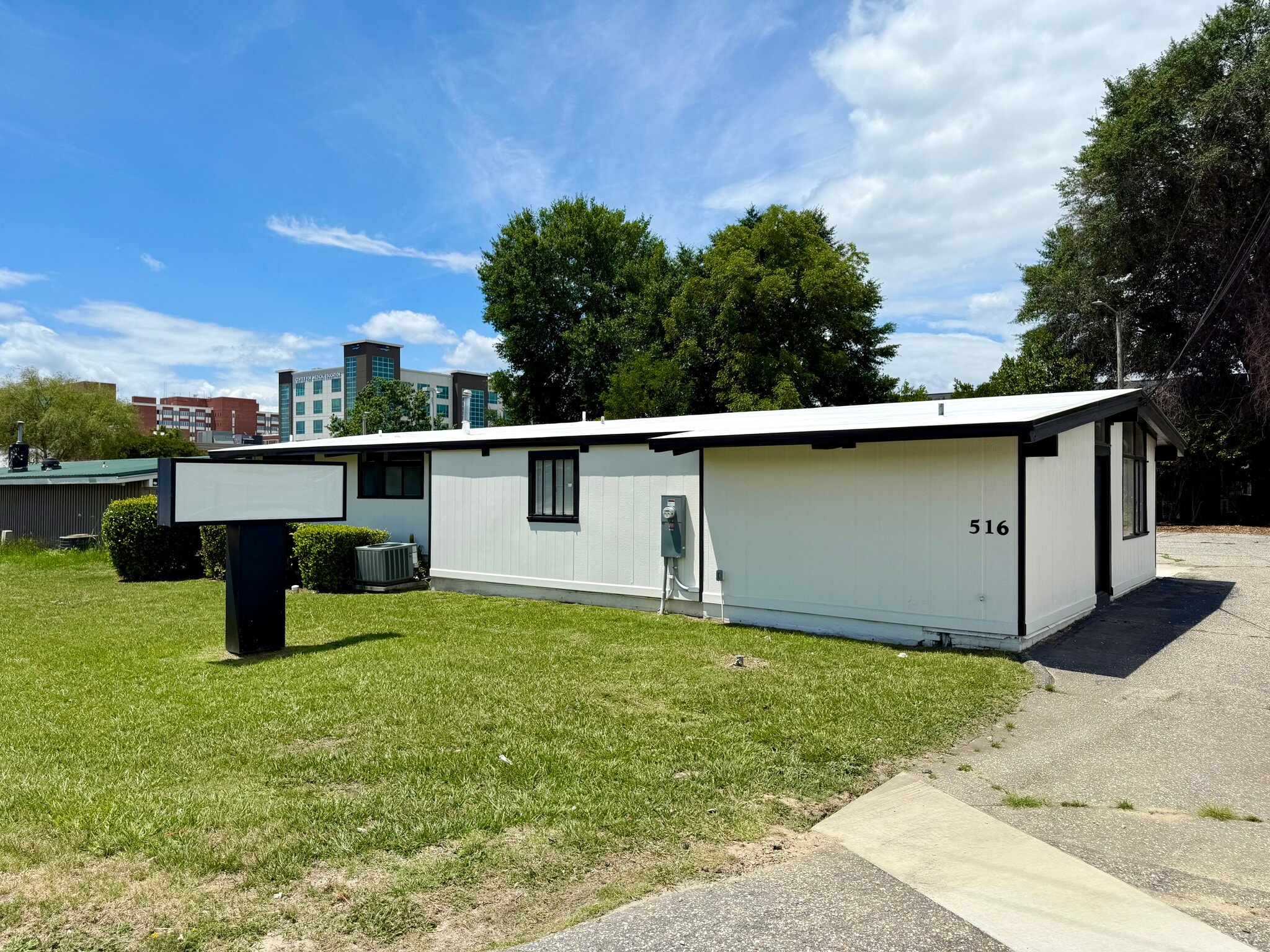 516 Owen Dr, Fayetteville, NC for Rent