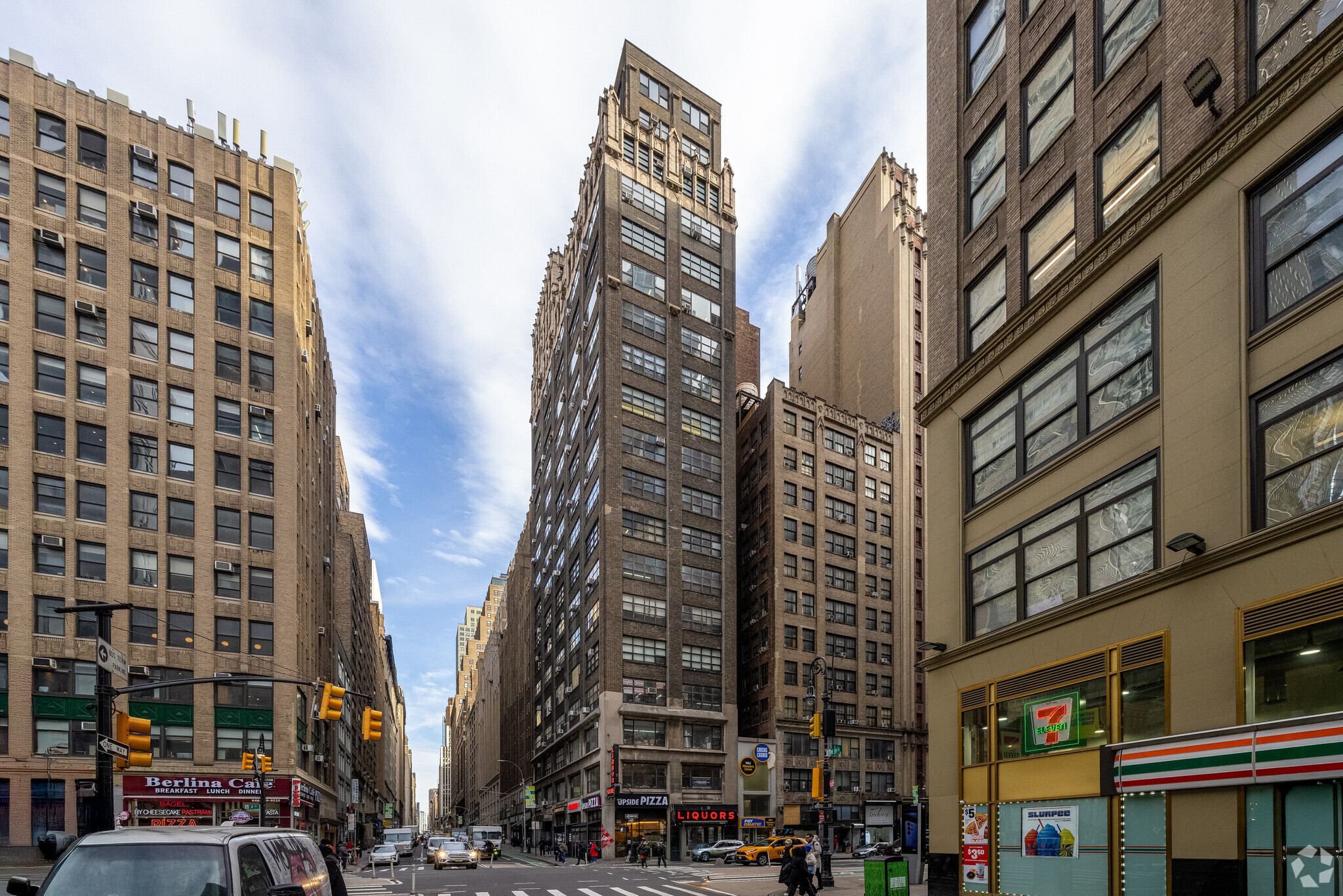 270 W 39th St, New York, NY for Rent