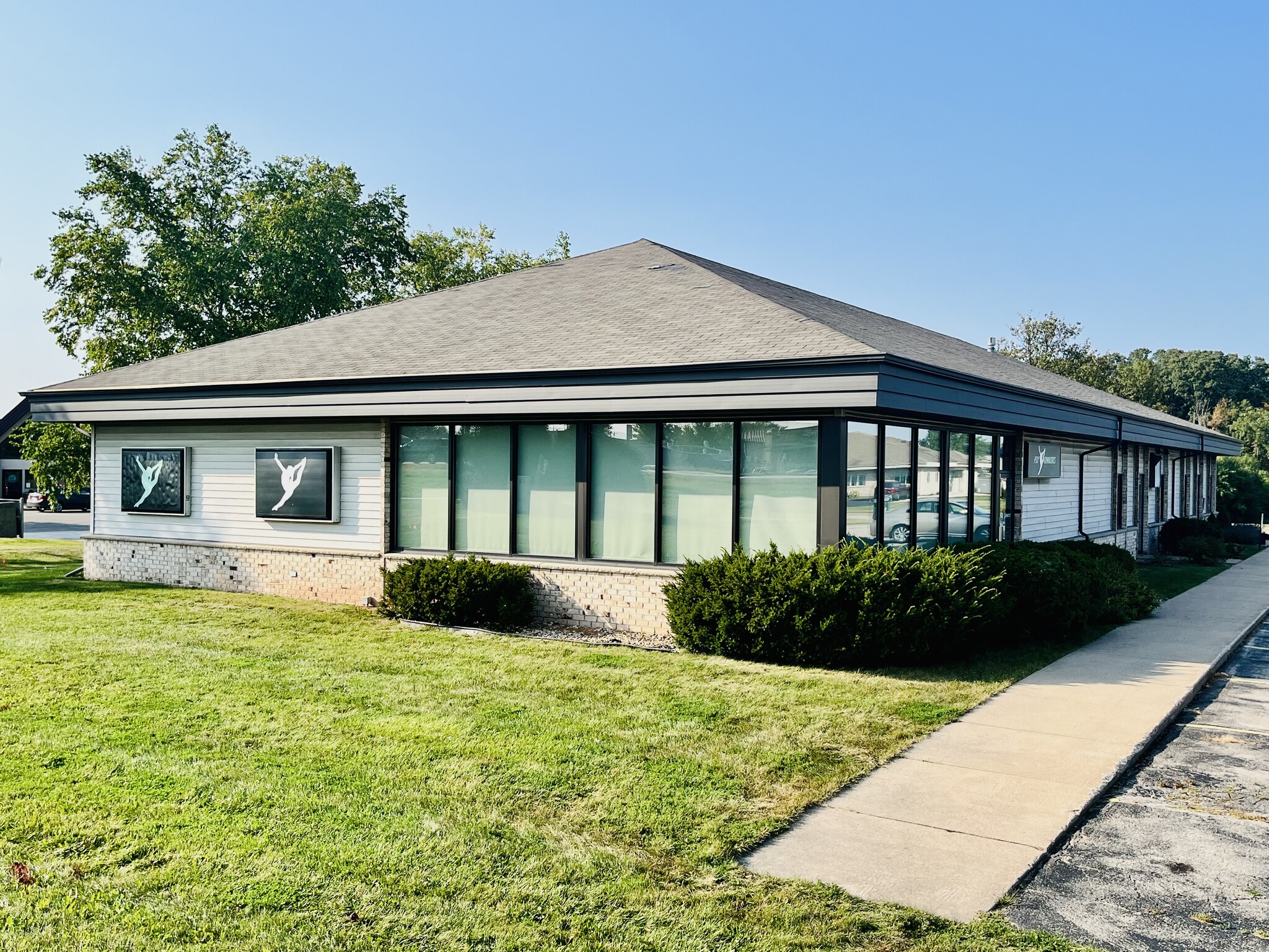 1037 Truman St, Kimberly, WI for Sale