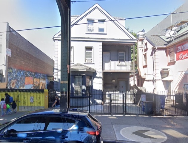 104-09 Roosevelt Ave, Corona, NY for Rent