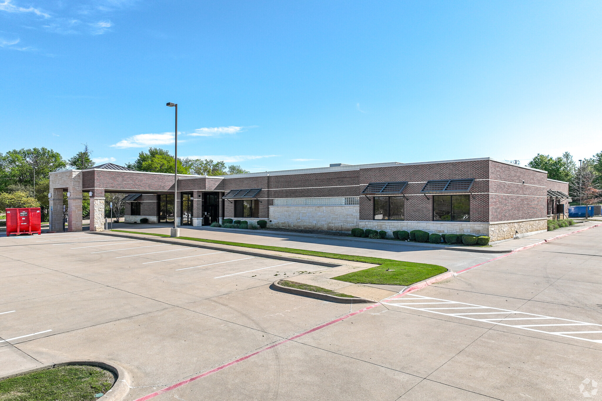 1924 Forest Ridge Dr, Bedford, TX for Rent