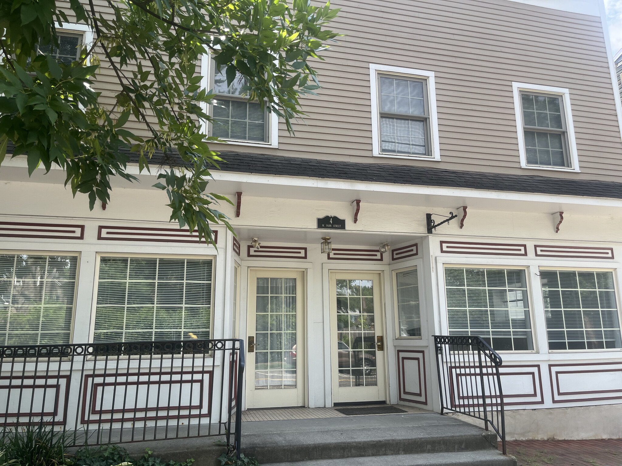 102 Farnsworth Ave, Bordentown, NJ for Rent