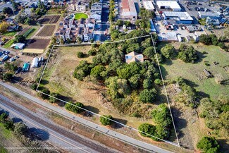 Petaluma, CA Residential Land - 1252 Petaluma Blvd N