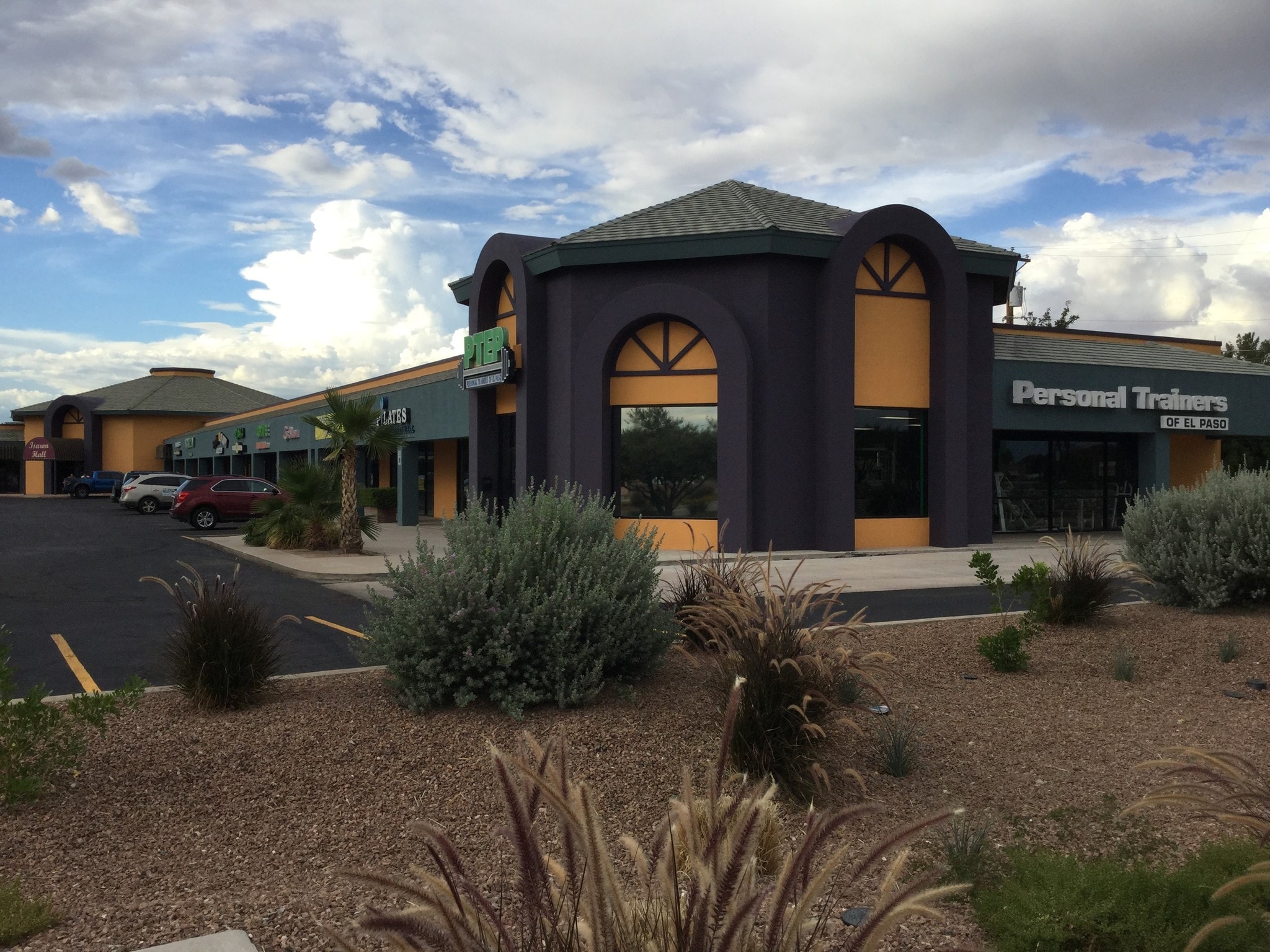 1071 Country Club Rd, El Paso, TX for Rent