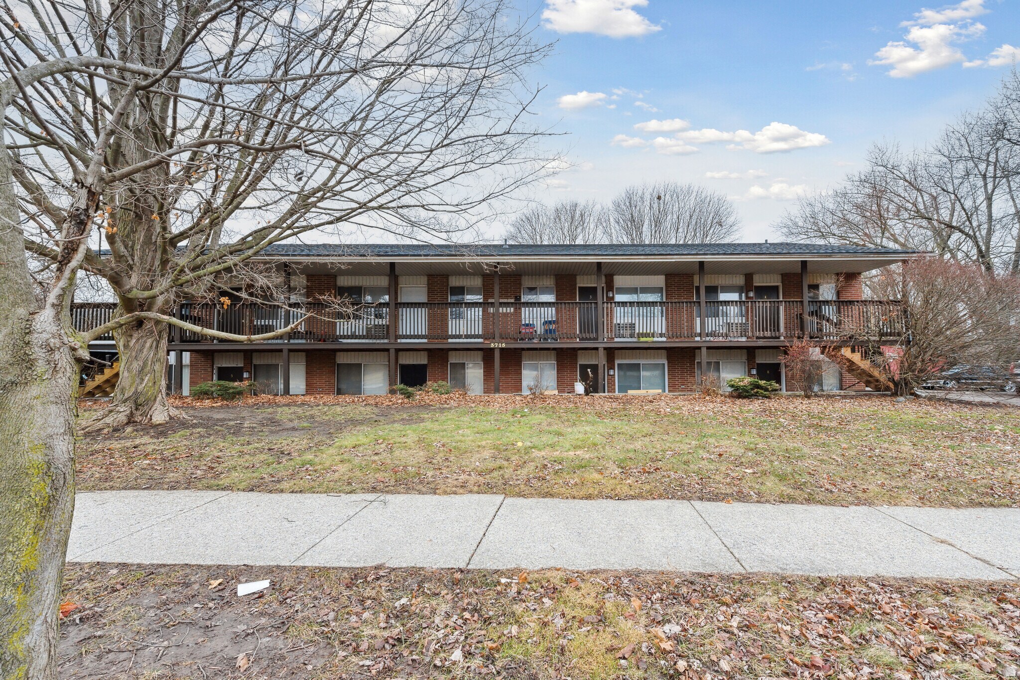 3715 Sandhurst Dr Lansing, MI 48911 MultiFamily Property for Sale on