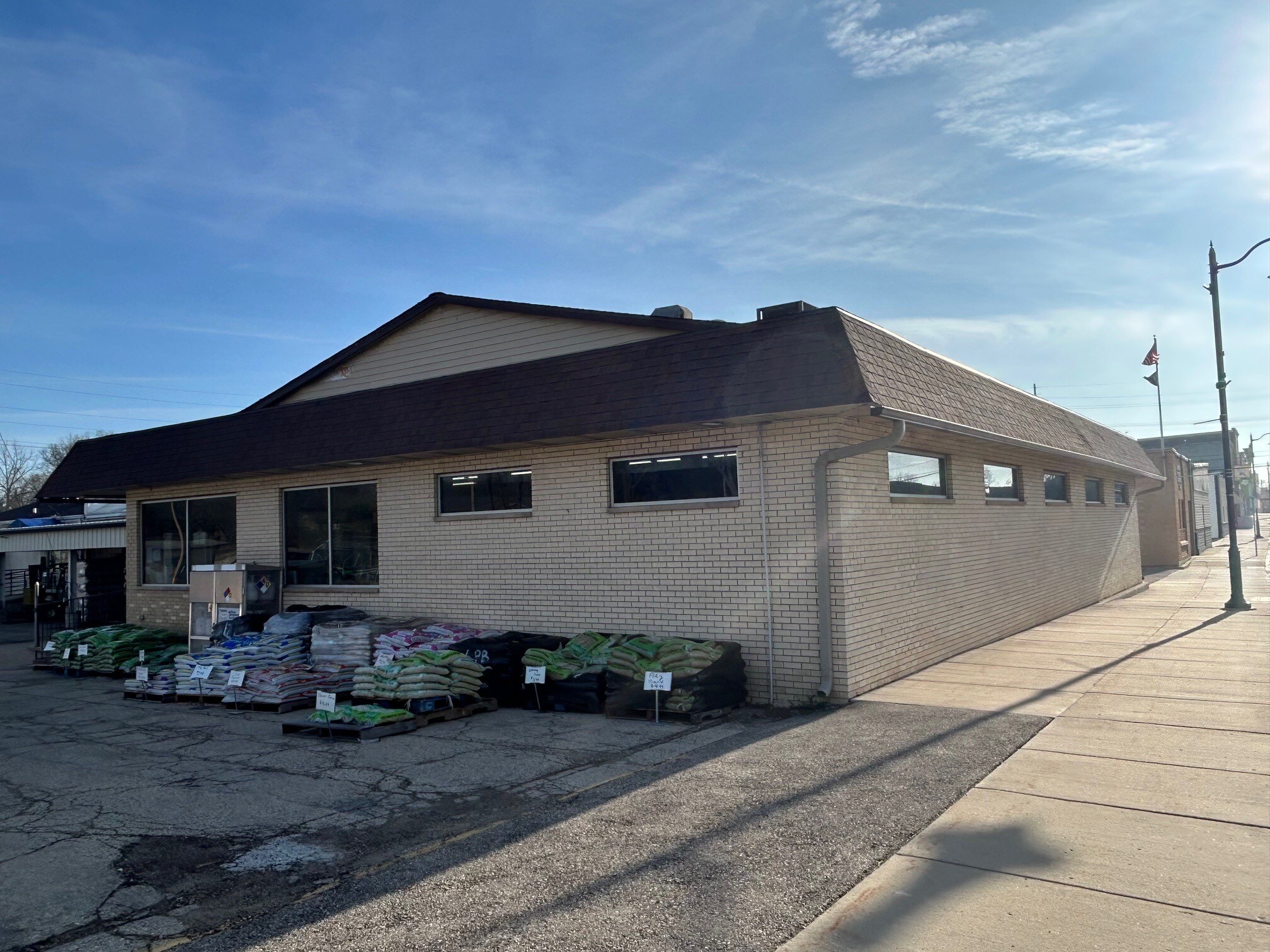 305 W Madison St, Waterloo, WI for Sale