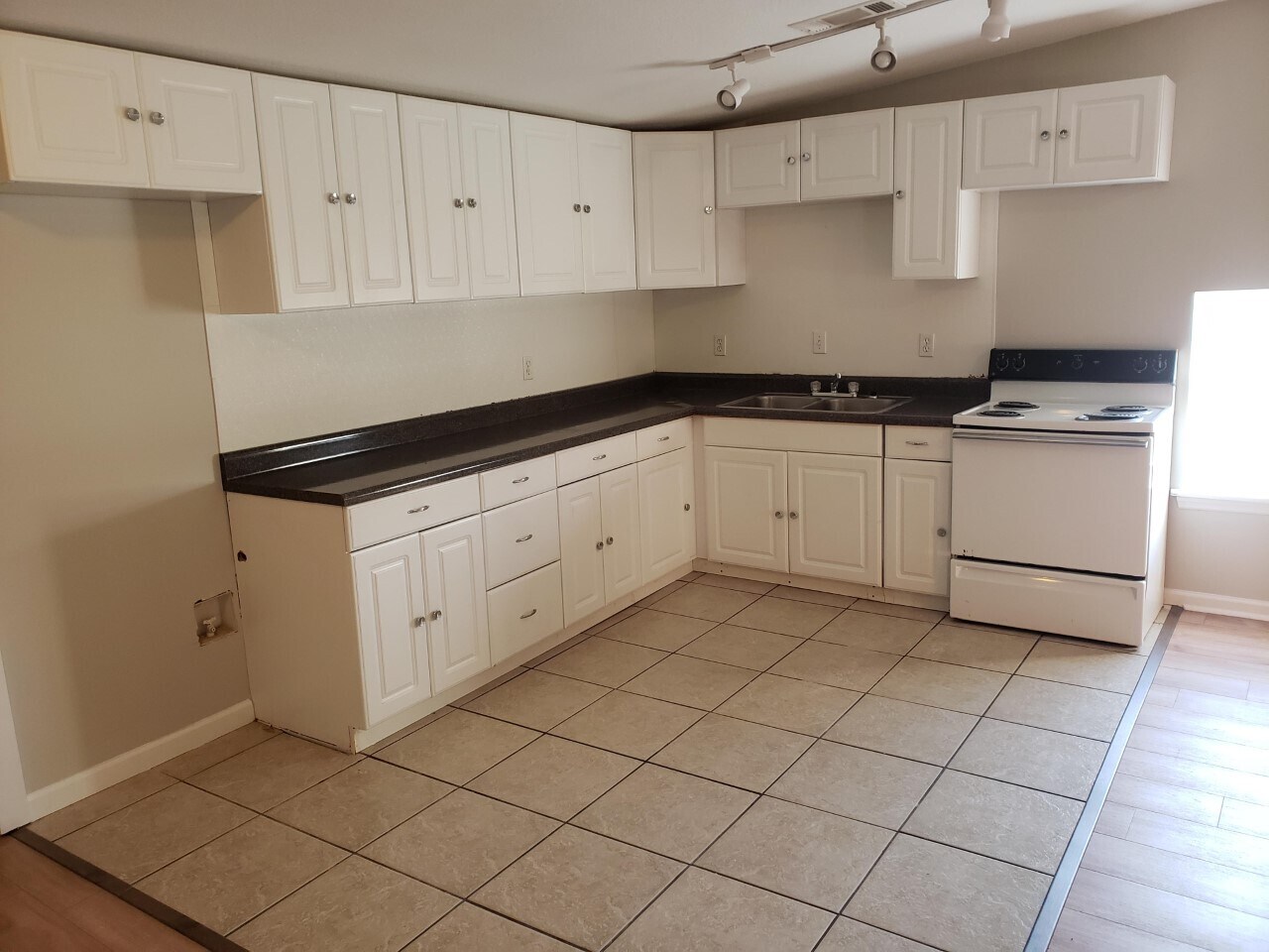 1385 Lafayette Pkwy Lagrange, GA 30241 Specialty Property for Lease