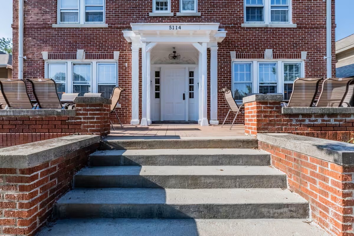 5114 Dodge St, Omaha, NE for Sale