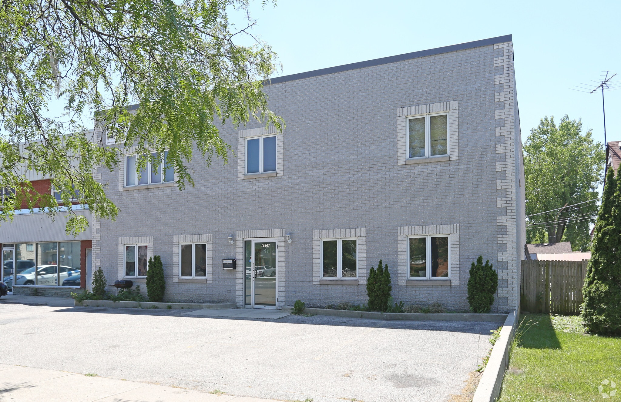 6609 W 79th St, Burbank, IL for Rent