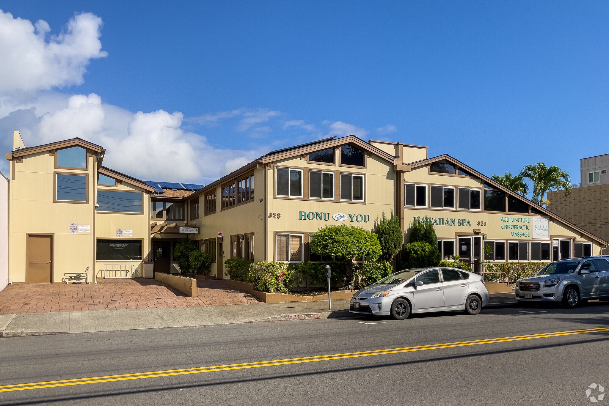 320 Uluniu St, Kailua, HI for Sale