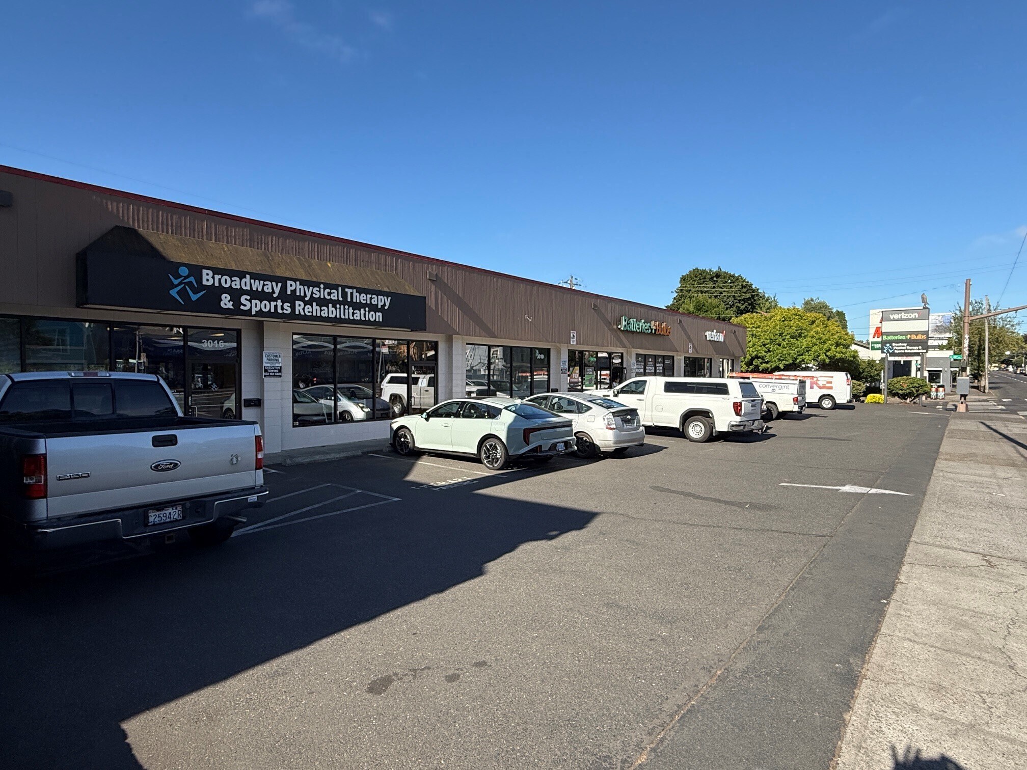 3004-3016 NE Broadway St, Portland, OR for Rent