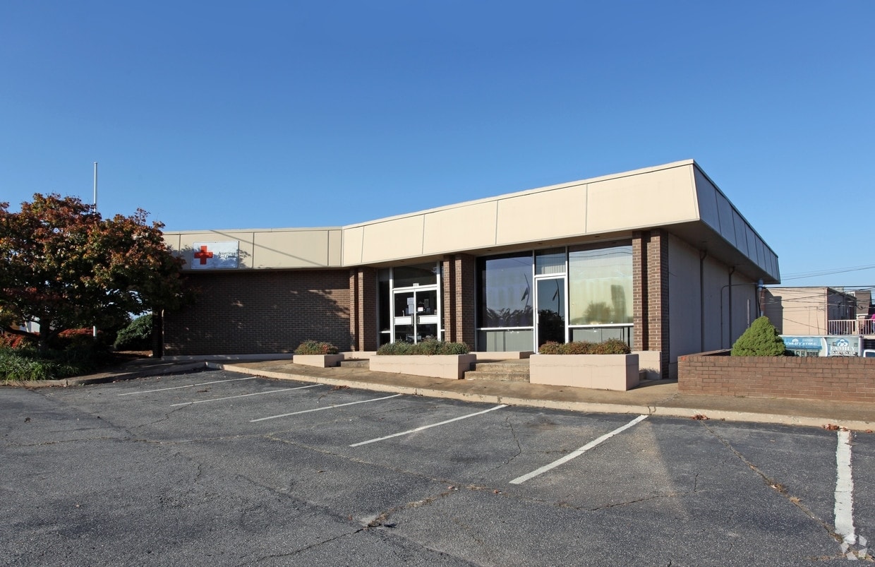 1607 Highland Ave NE, Hickory, NC for Sale