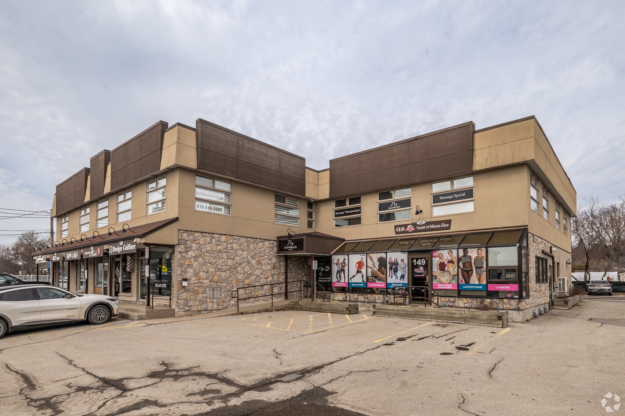 149-163 Boul Saint-René O, Gatineau, QC for Rent