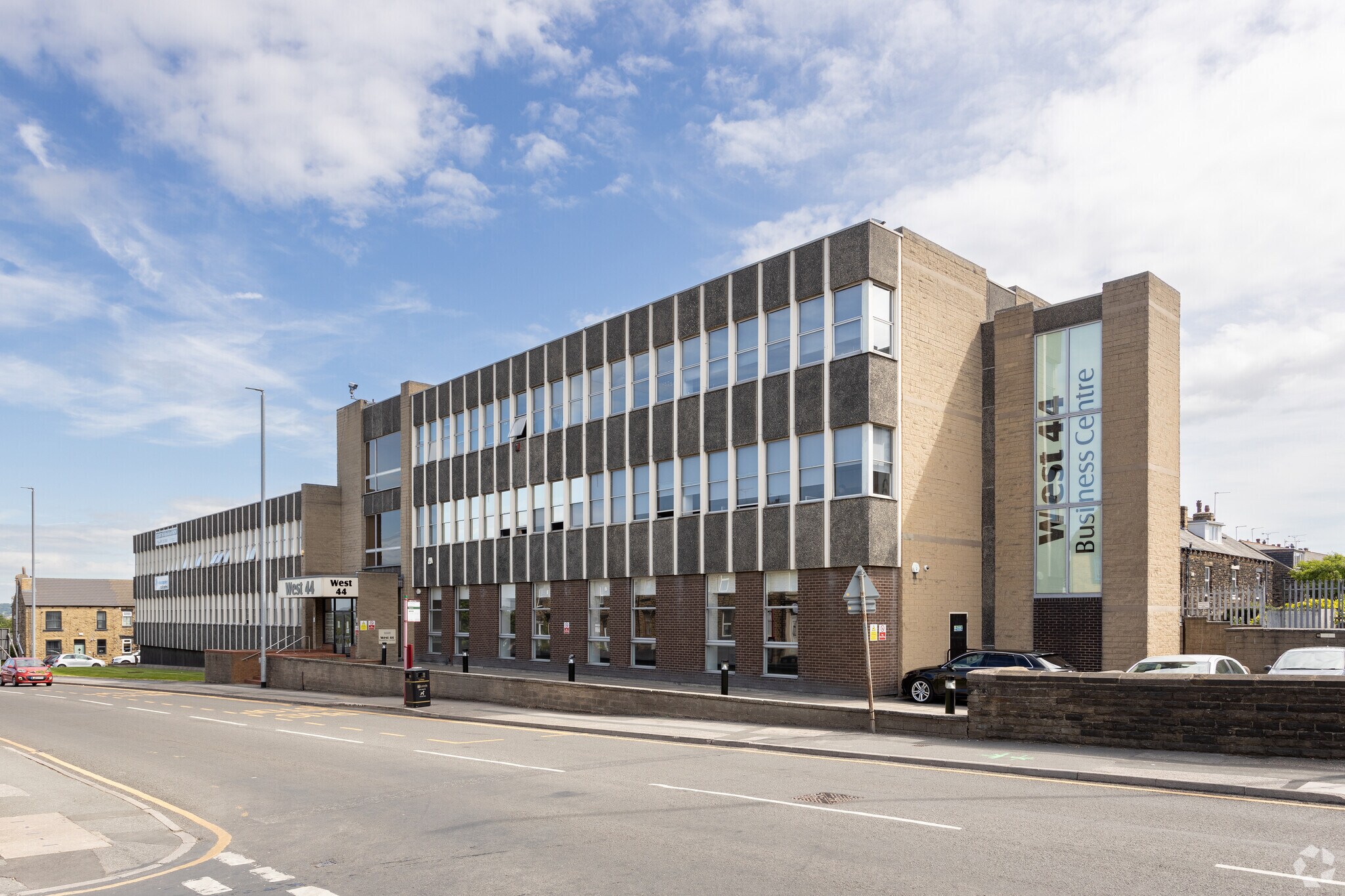 44-60 Richardshaw Ln, Pudsey, WYK for Rent
