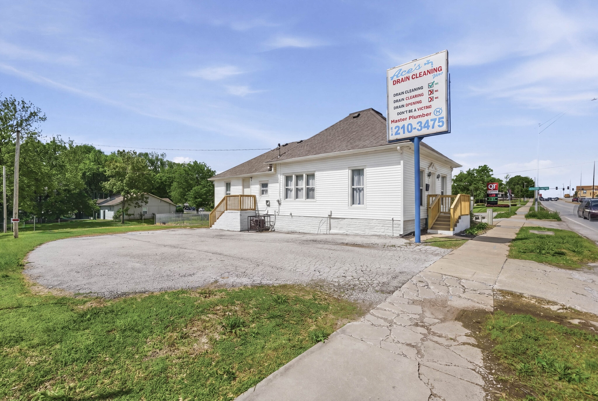 307 E 23rd St S, Independence, MO for Sale