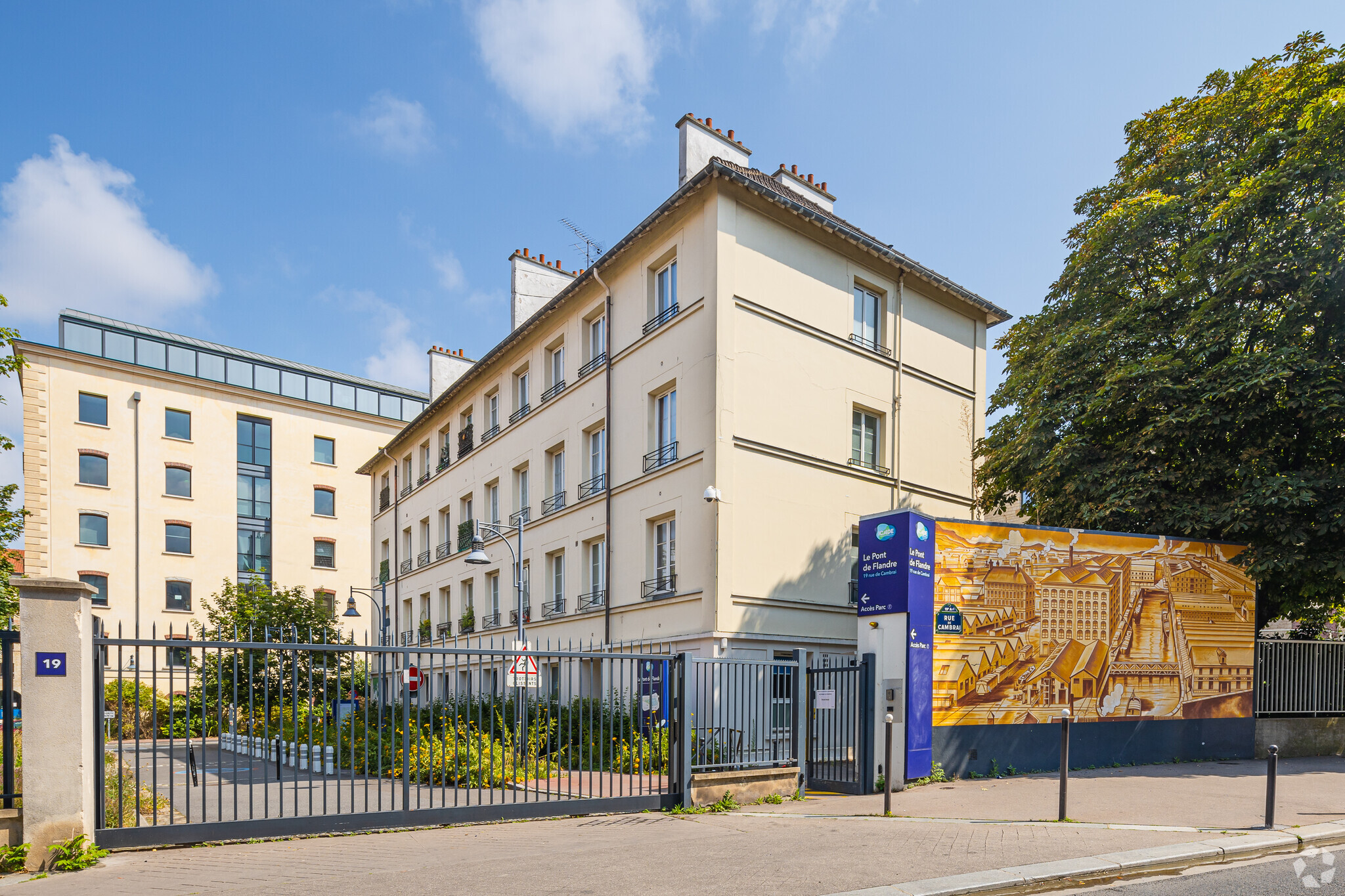 11 Rue De Cambrai, Paris, PAR for Rent