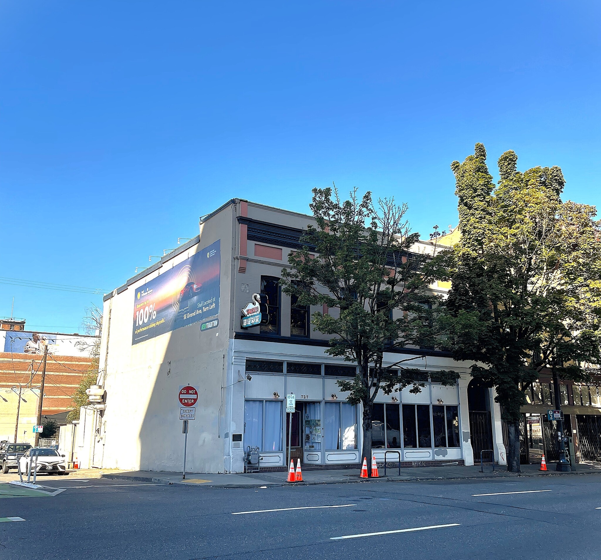 721-727 SE Grand Ave, Portland, OR for Sale