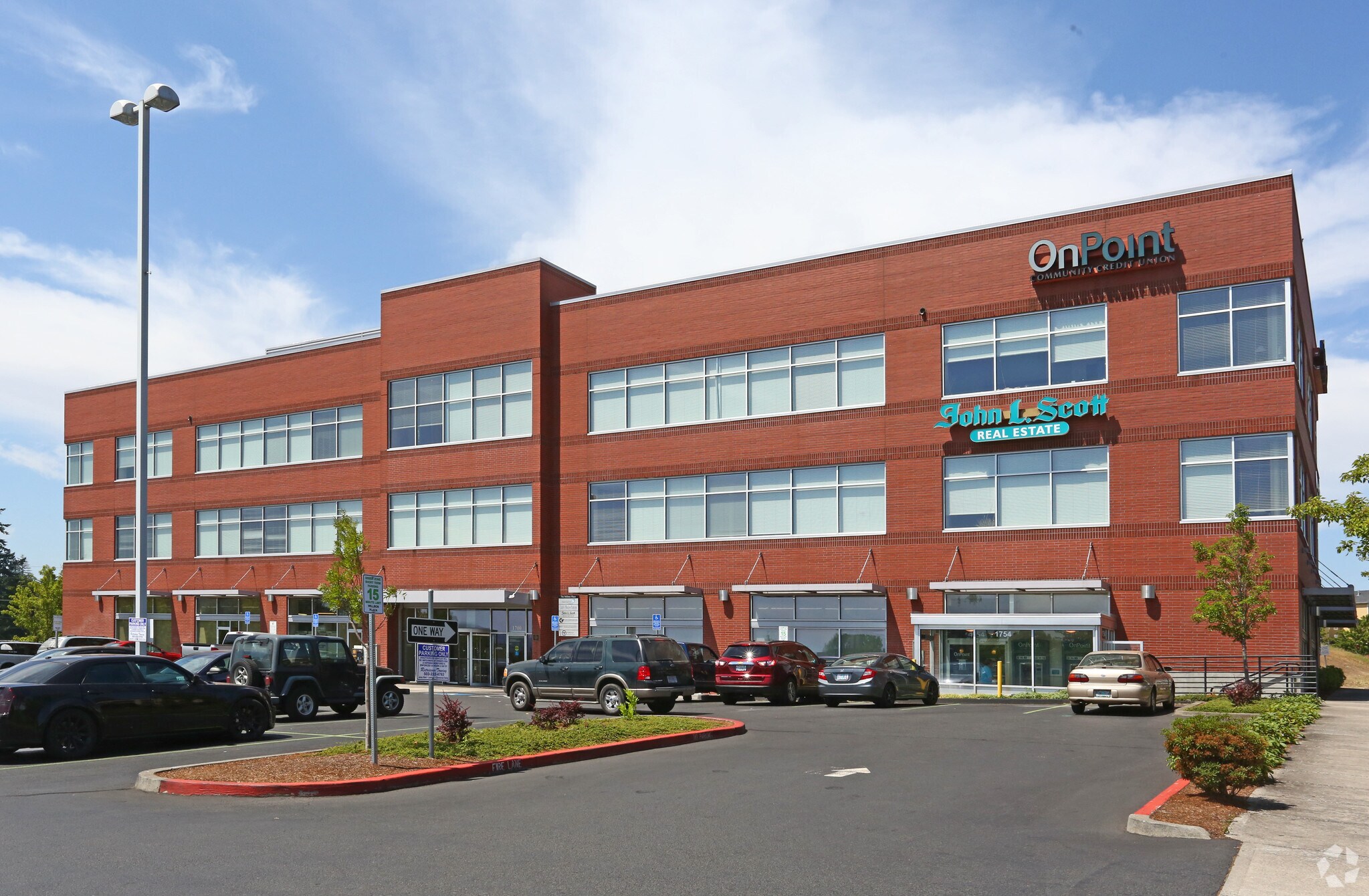 1700 NW Civic Dr, Gresham, OR for Rent
