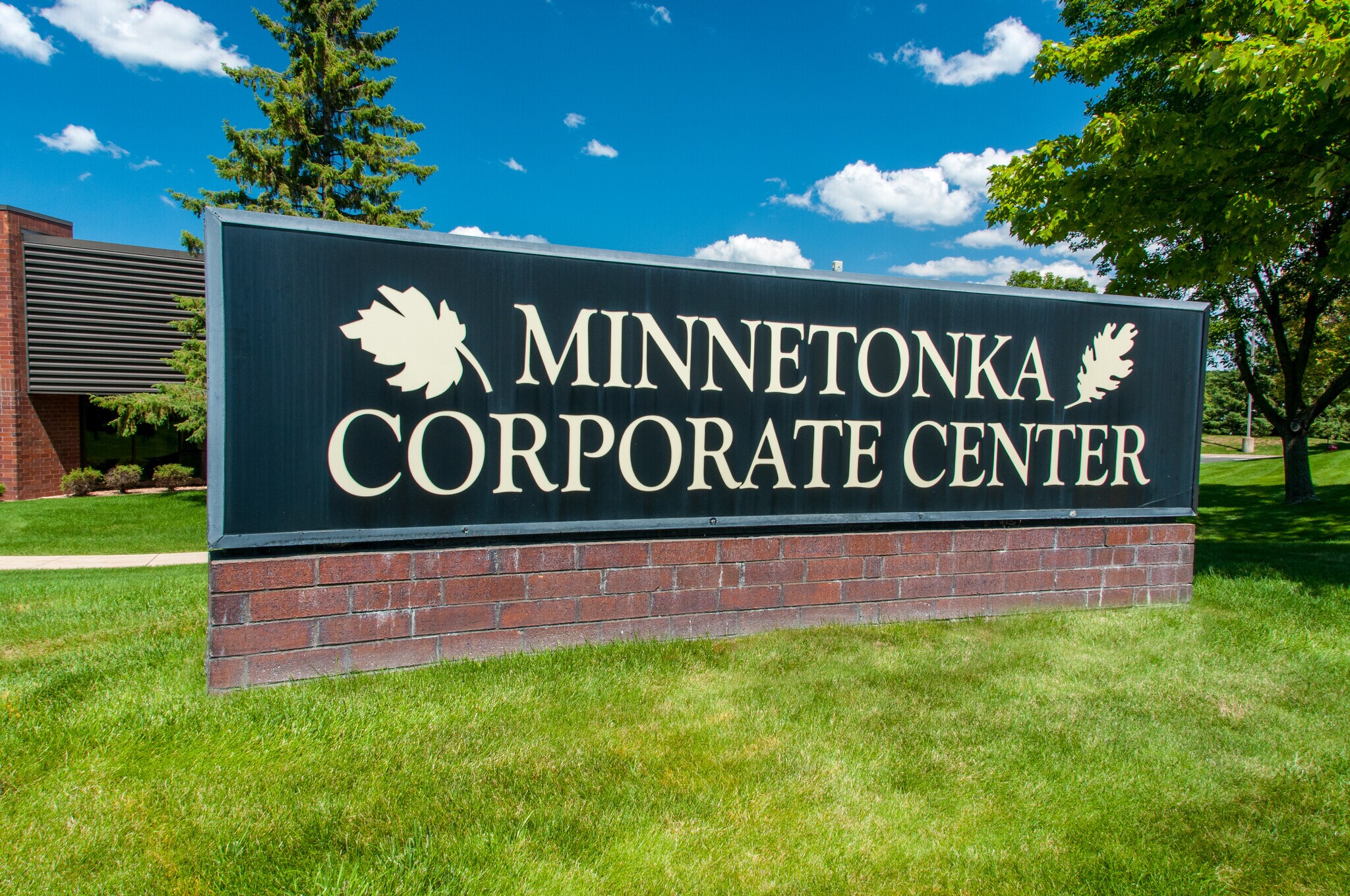 5900-5950 Clearwater Dr, Minnetonka, MN for Rent