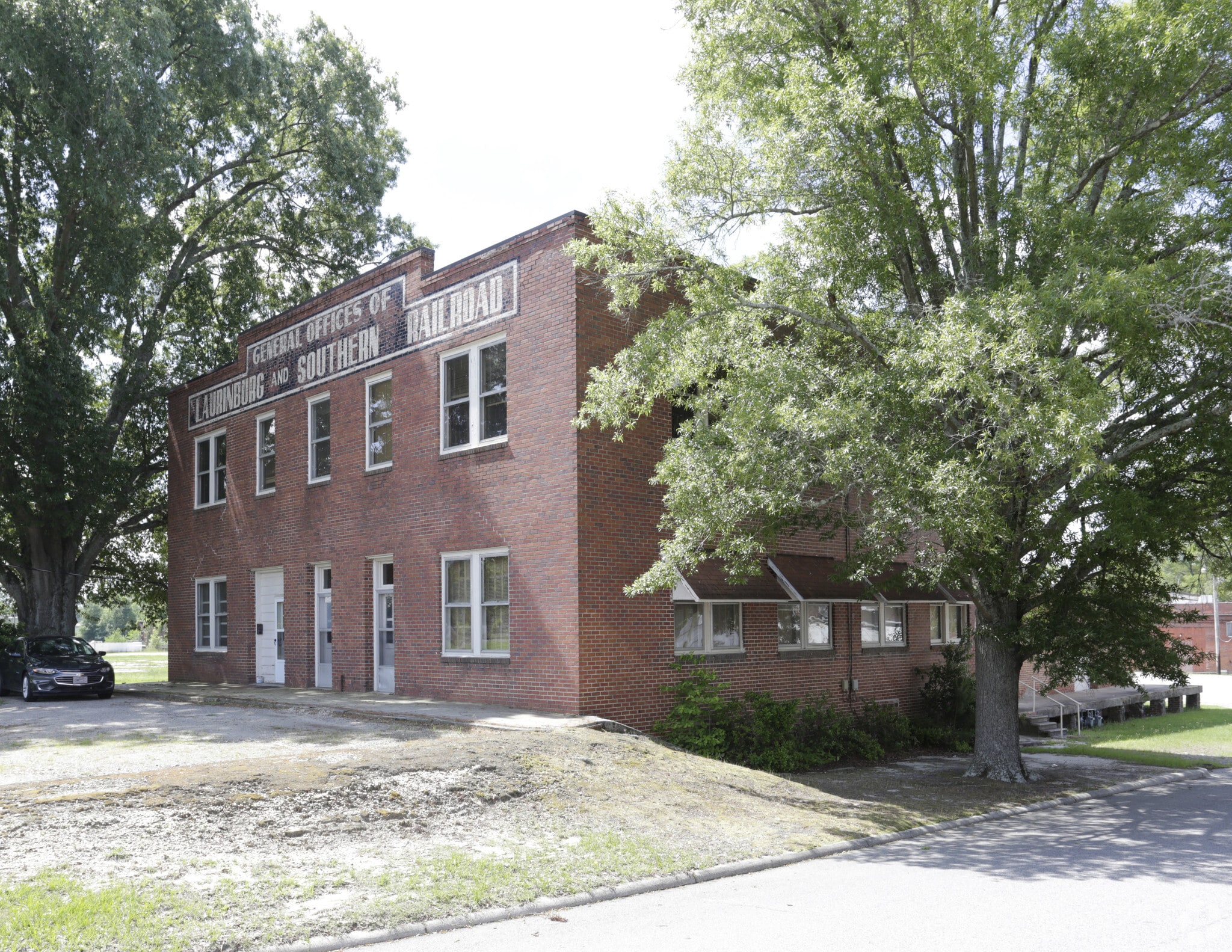 204 E Railroad St, Laurinburg, NC for Sale