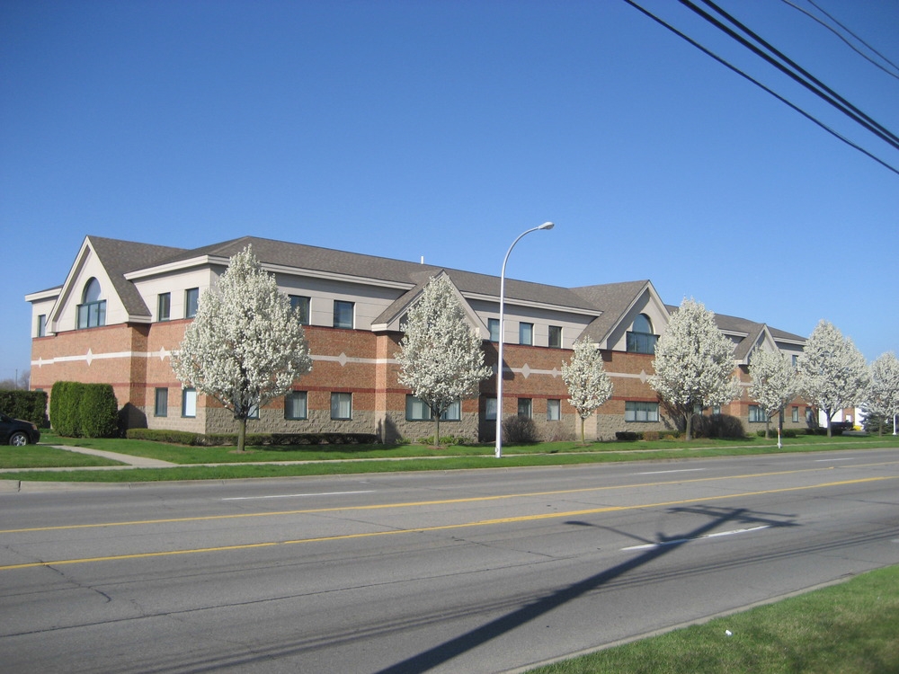 20225-20229 E 9 Mile Rd, Saint Clair Shores, MI for Rent