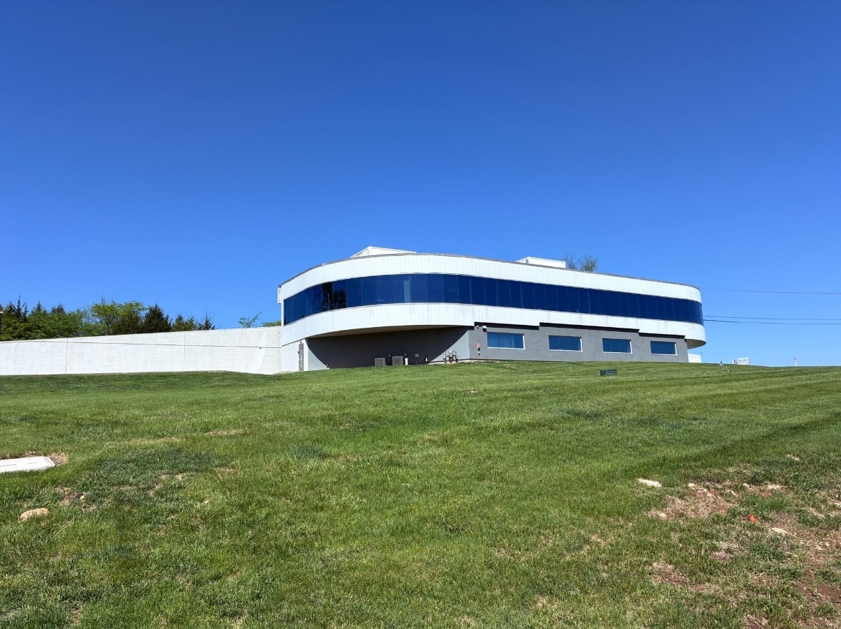 1001 NW Barry Rd, Kansas City, MO for Rent