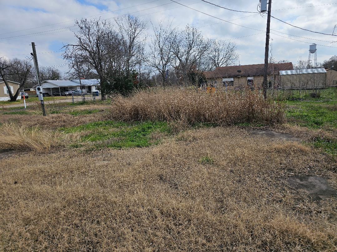 210 NE 2nd St, Kerens, TX for Sale