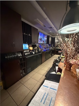 Louisville, KY Restaurant - 2269 Lexington Rd