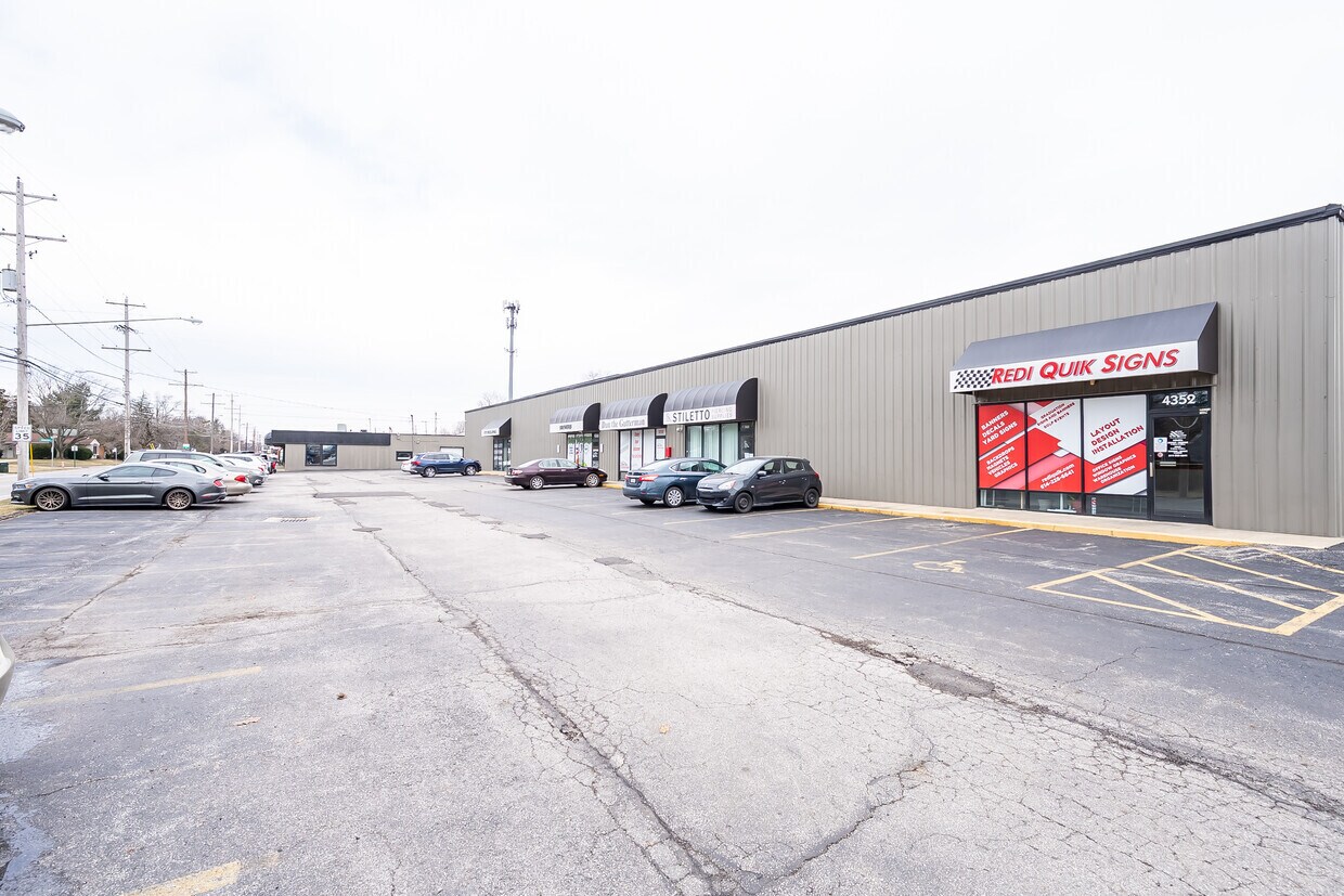 4352-4368 Indianola Ave, Columbus, OH for Rent