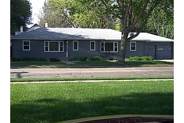 2008-2010 W 33rd St, Sioux Falls, SD for Sale