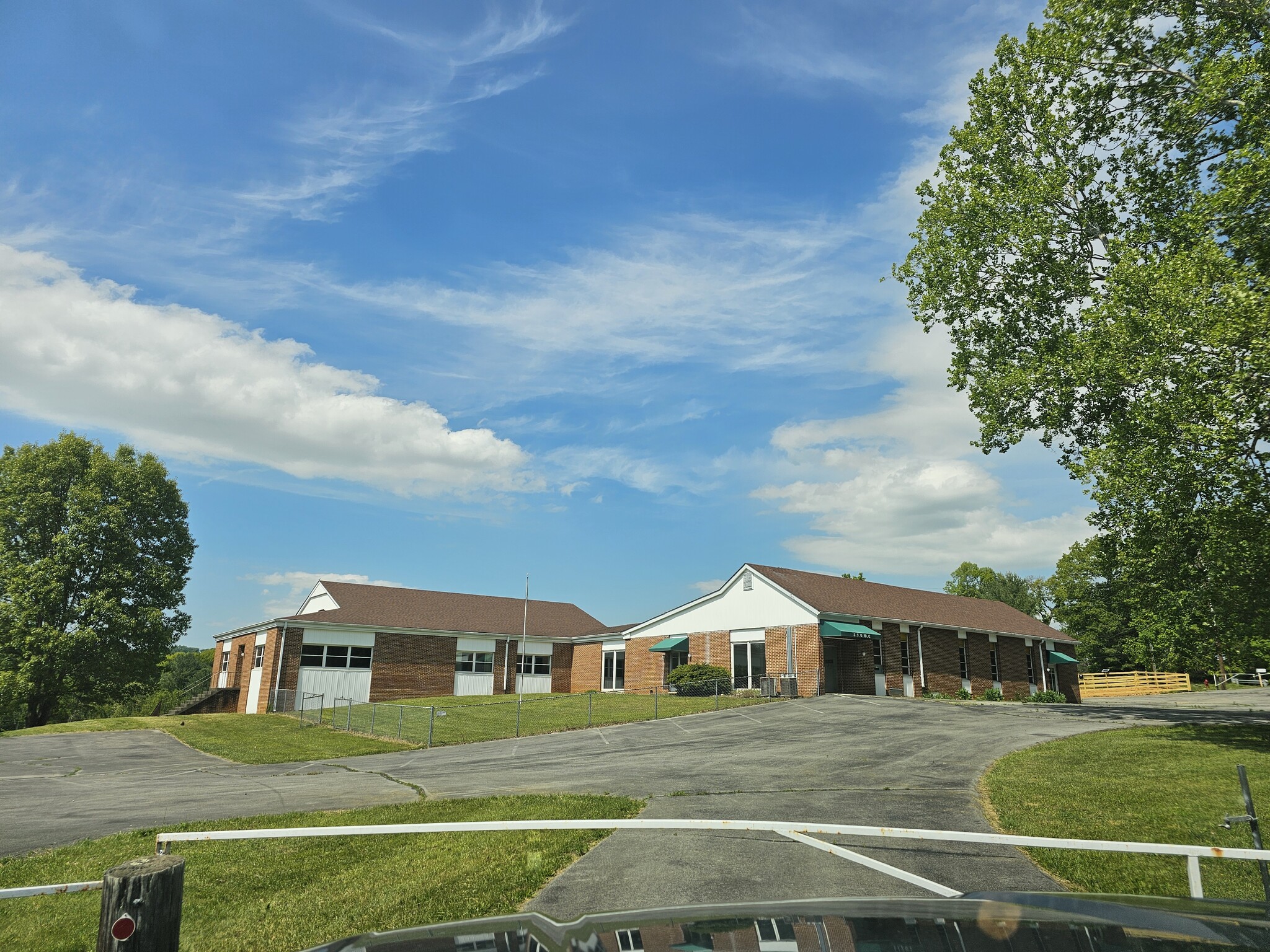 208 V I Ranch Rd, Bristol, TN for Rent