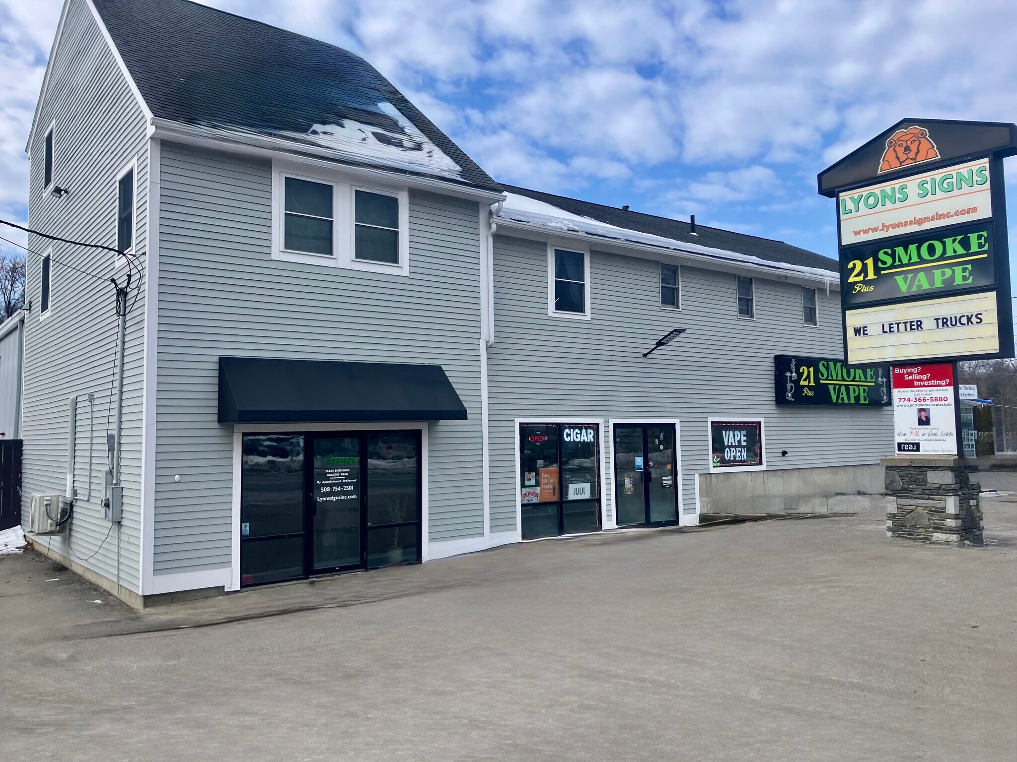 1454 Grafton St, Worcester, MA for Rent