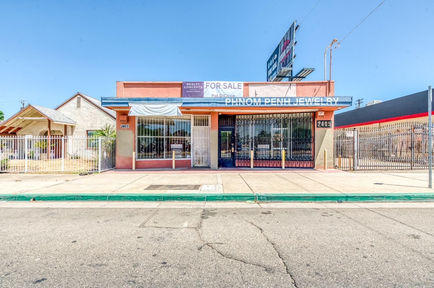 2403 E Clinton Ave, Fresno, CA for Sale