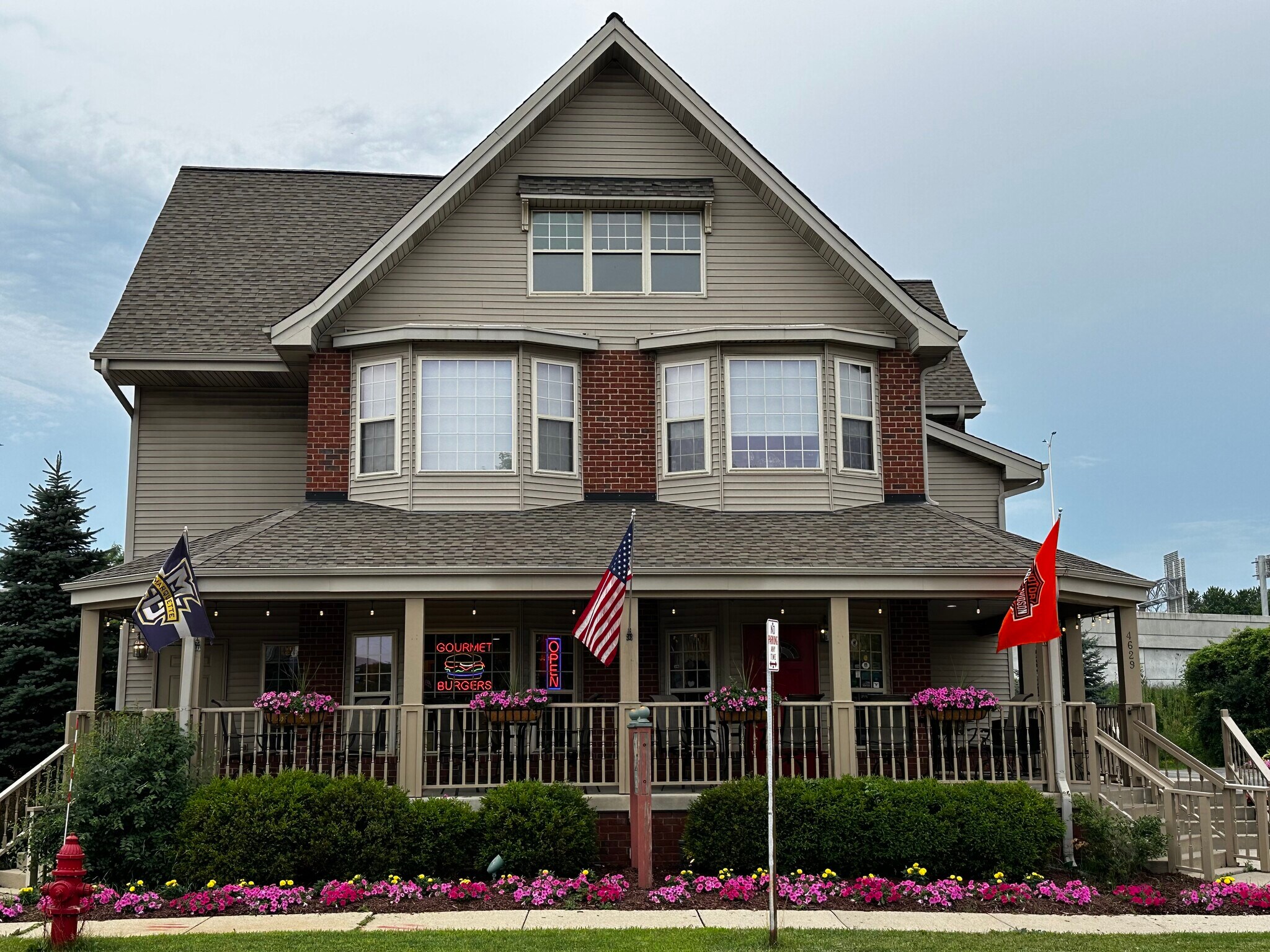 4629 N Port Washington Rd, Milwaukee, WI for Sale