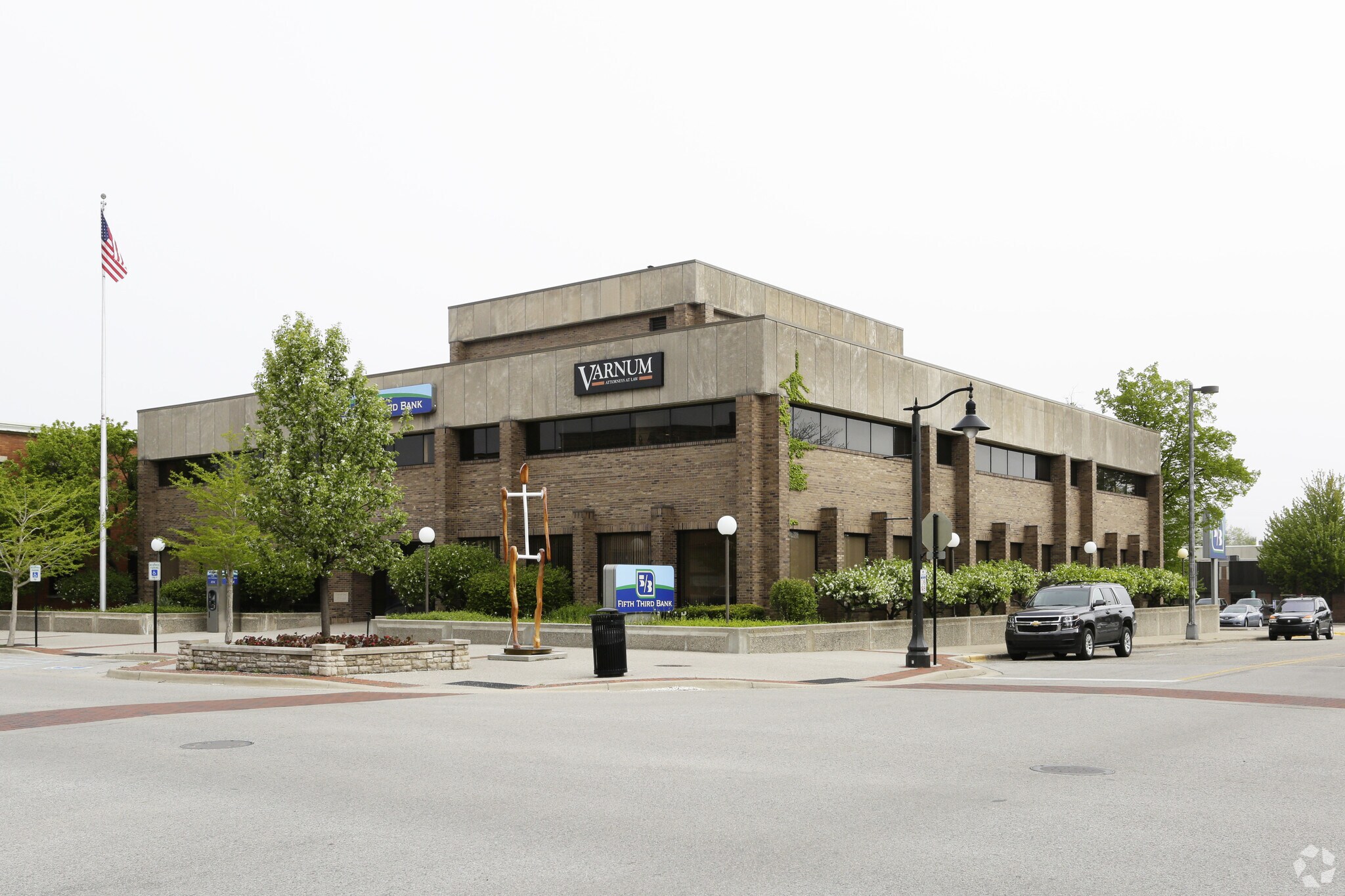 233 Washington Ave Grand Haven, MI 49417 Office Property for Lease on