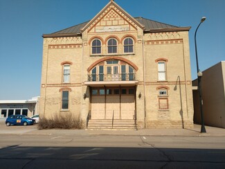 New London, WI Sports and Entertainment - 208 Wolf River Plz