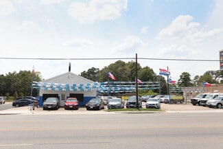 Conroe, TX Auto Dealership - 815 E Davis St