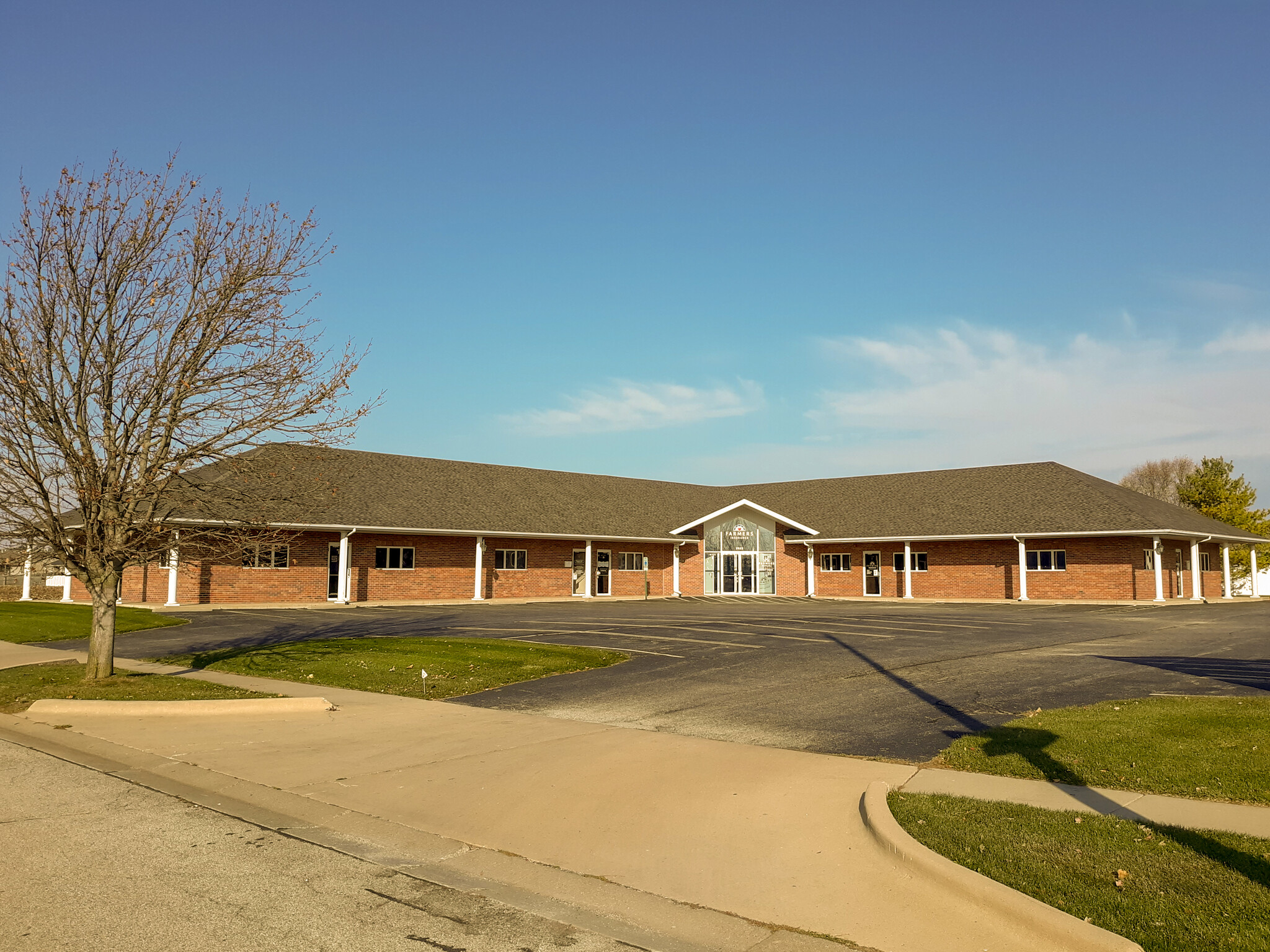 2925 S Meadowbrook Rd, Springfield, IL for Rent