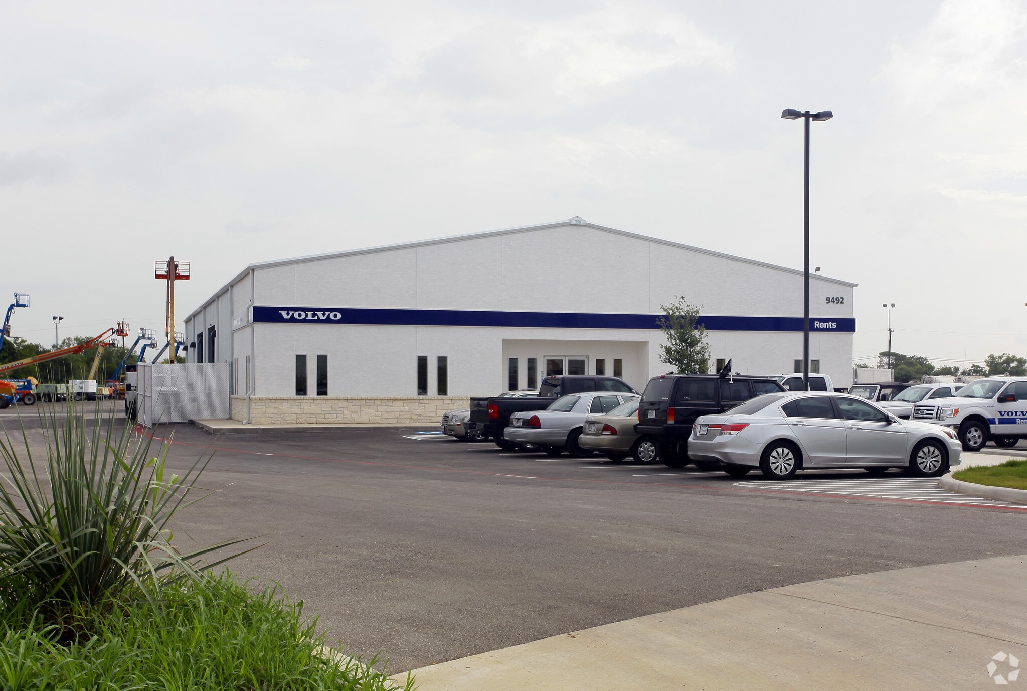 9492 Corporate Dr, Selma, TX for Sale