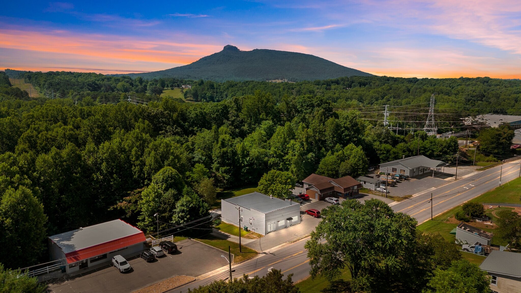 530 S Key St, Pilot Mountain, NC for Sale