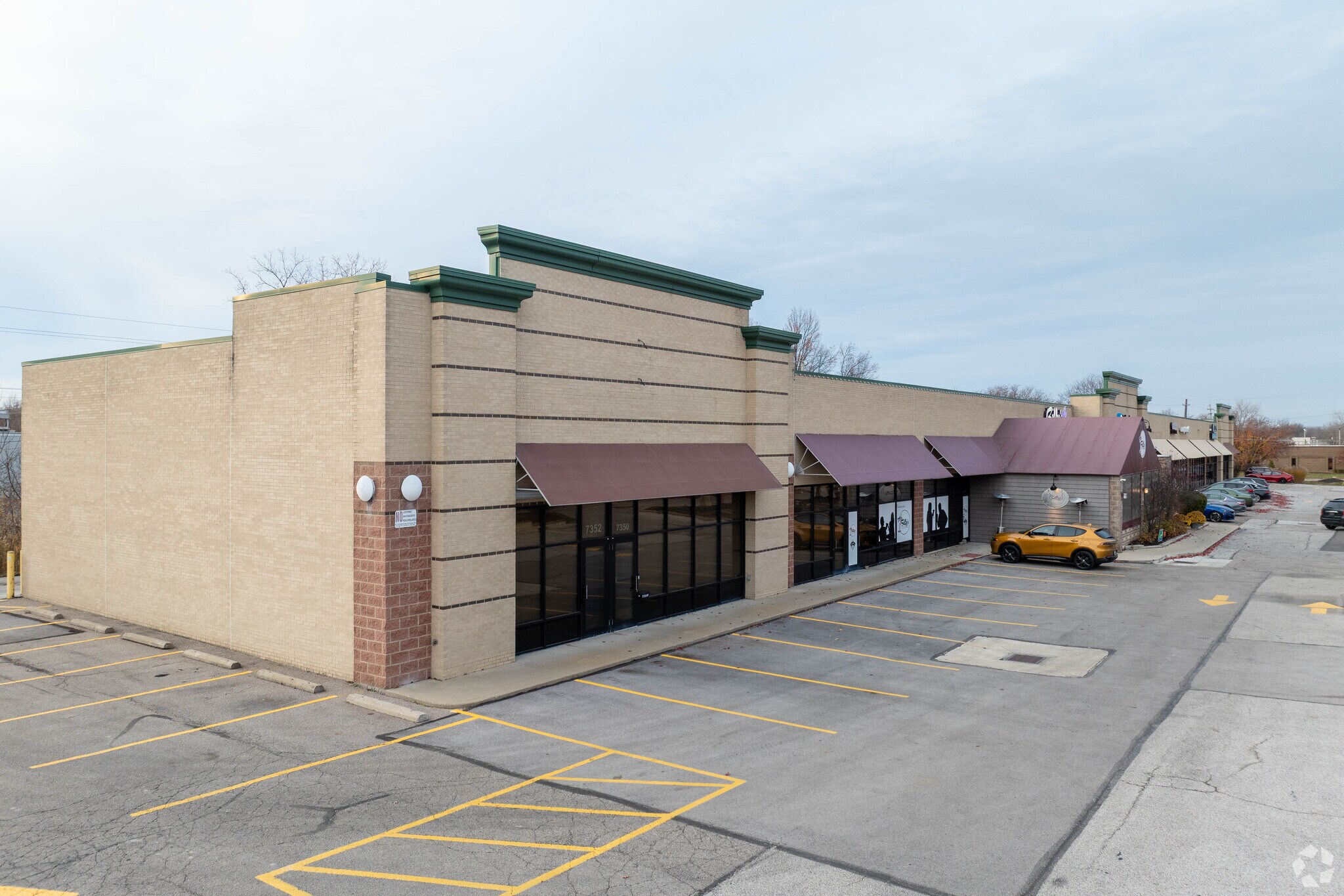 7314-7352 Industrial Park Blvd, Mentor, OH for Rent