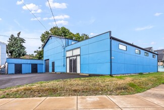 Portland, OR Flex - 5816 SE Foster Rd