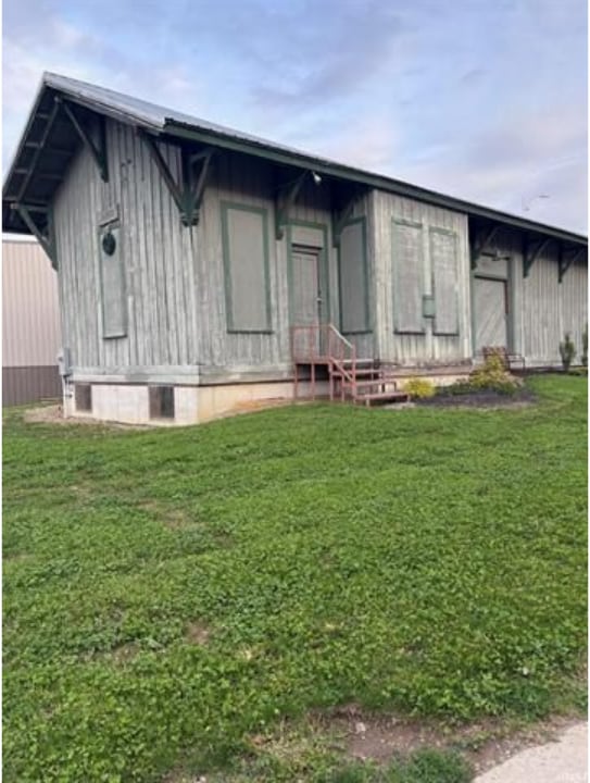 103 Rochester St, Akron, IN for Sale