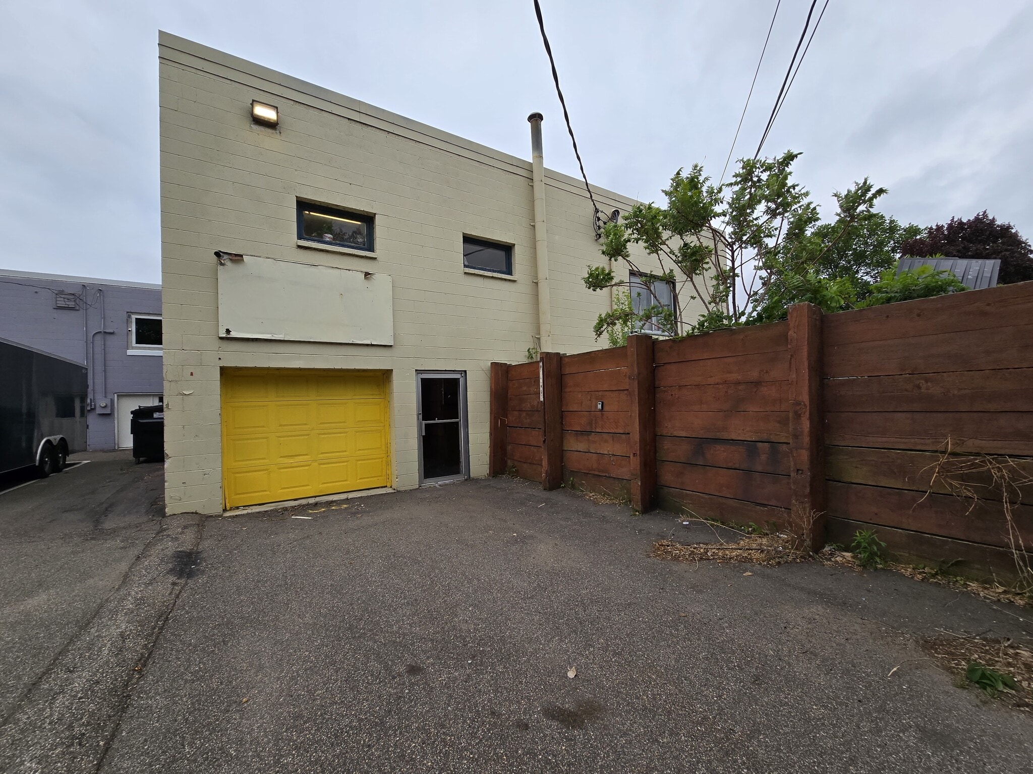 2365 Commerce Blvd, Mound, MN for Rent