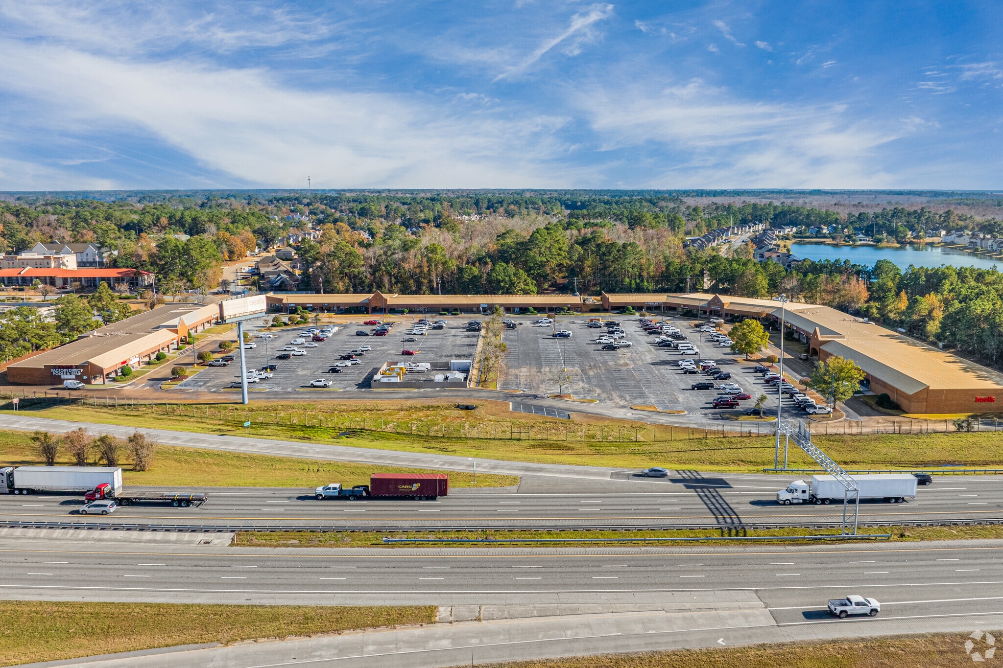 11 Gateway Blvd S, Savannah, GA for Rent