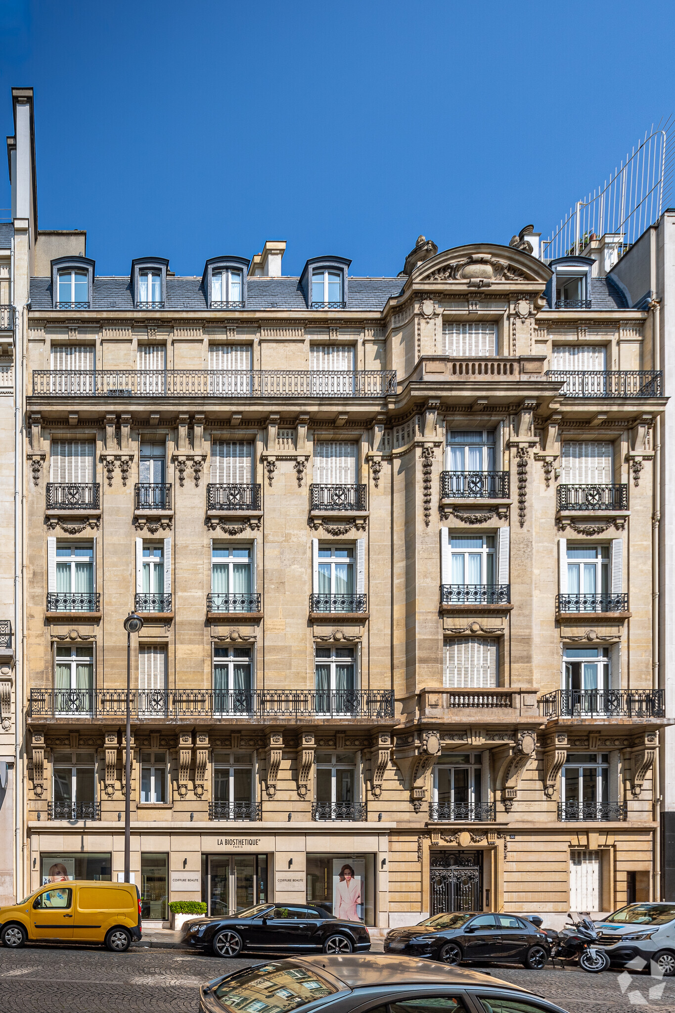 35 Avenue Pierre Ier De Serbie, Paris, PAR for Rent