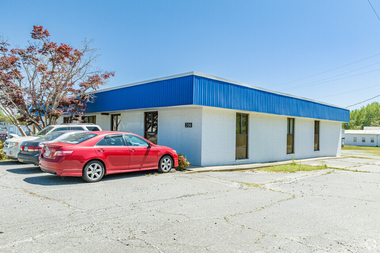 206 E Frazier Ave, Liberty, NC for Rent